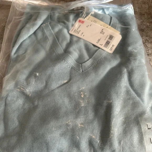 Blue V-Neck Women's Sweater 100% wool - Picture 3 of 8